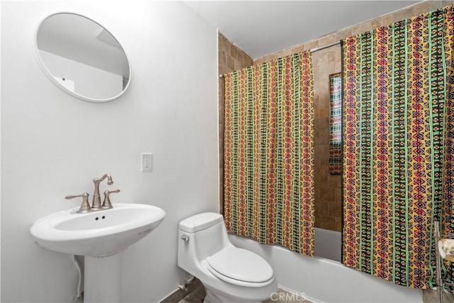 730 E 89th St, Los Angeles, CA 90002 - bathroom with shower / bathtub combination with curtain and toilet