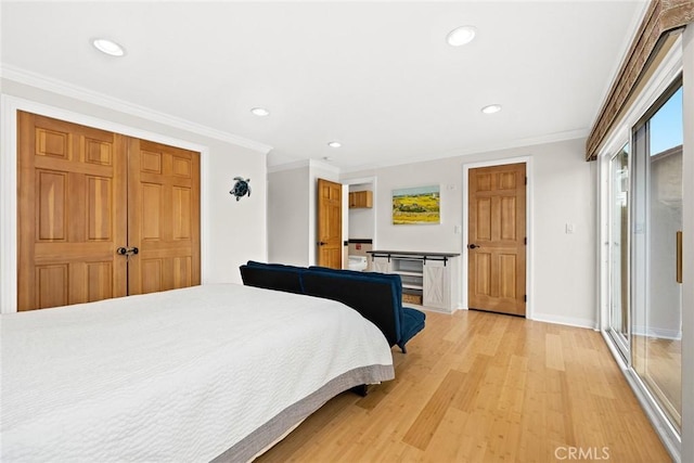 16449 Ladona Cir, Huntington Beach, CA 92649 - bedroom featuring light wood-style floors, recessed lighting, baseboards, and crown molding