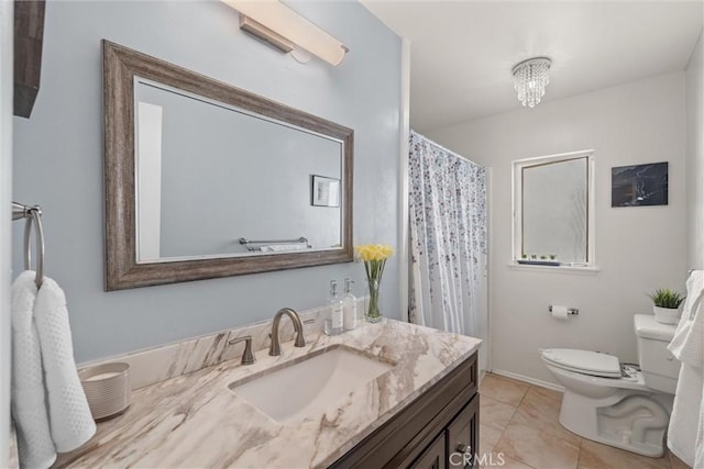 full bath featuring vanity, a shower with shower curtain, and toilet