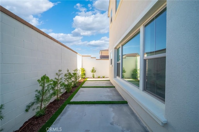 view of yard with a patio area