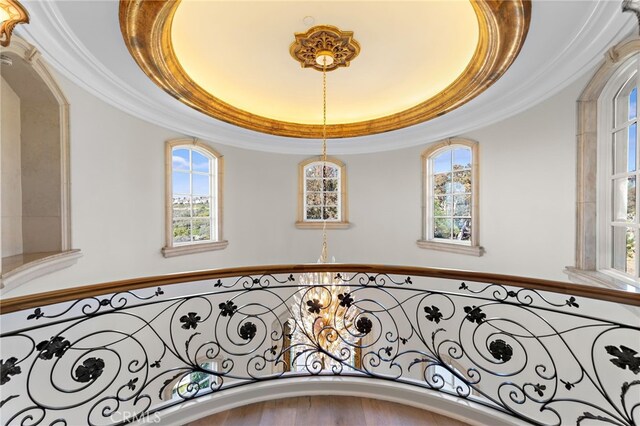 31821 Monarch Crst, Laguna Niguel, CA 92677 - detailed view of a tray ceiling and crown molding