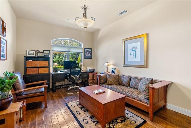 1065 Burnt Rock Way, Templeton, CA 93465 - interior space with hardwood / wood-style floors, visible vents, and baseboards