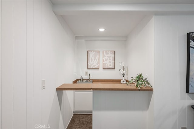 27072 Esward Dr, Calabasas, CA 91301 - indoor wet bar featuring recessed lighting and dark colored carpet