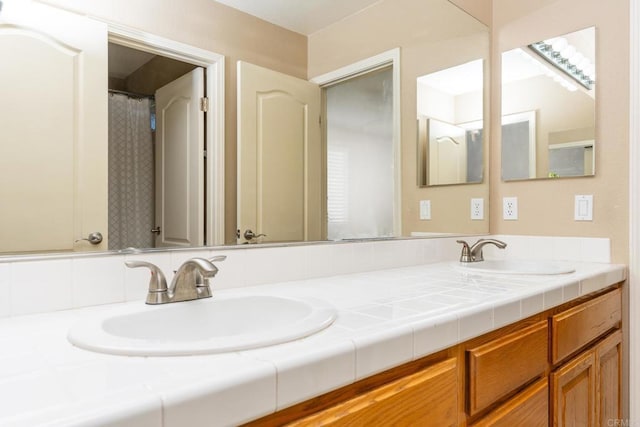 15881 Broad Oaks Rd, El Cajon, CA 92021 - bathroom featuring double vanity