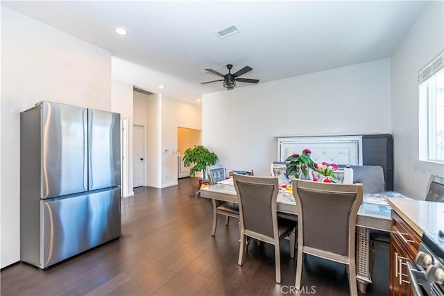 dining room with visible vents, recessed lighting, dark wood-type flooring, and a ceiling fan