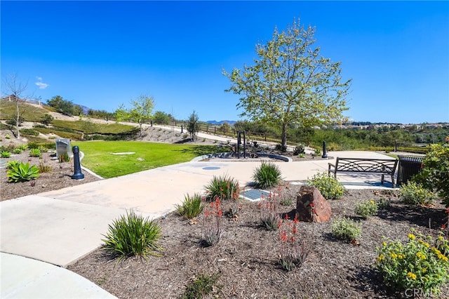 1711 Sonora Creek Ln, Lake Forest, CA 92610 - surrounding community with a lawn