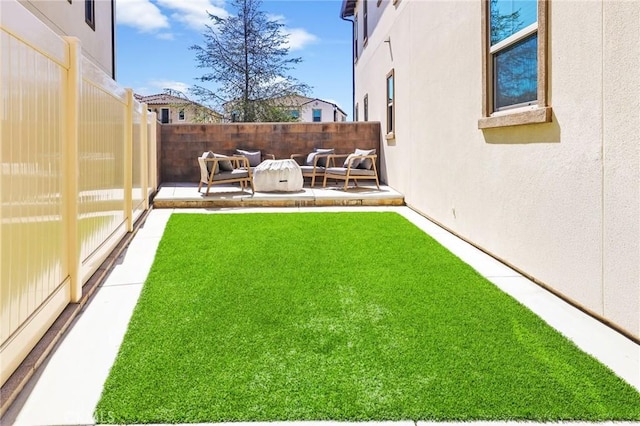 1711 Sonora Creek Ln, Lake Forest, CA 92610 - view of yard featuring a patio, outdoor lounge area, and fence