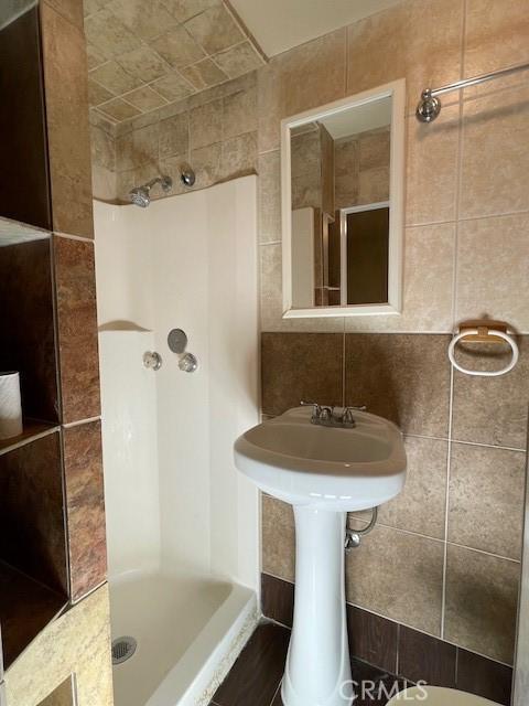 9286 San Benito Ave, Gerber, CA 96035 - full bath with tile walls and a shower stall