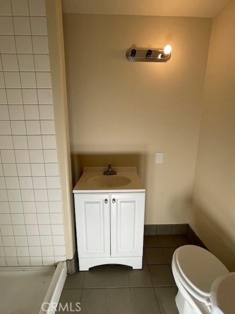9286 San Benito Ave, Gerber, CA 96035 - full bathroom featuring tile patterned floors, toilet, walk in shower, and vanity