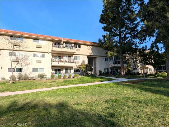 2392 Via Mariposa W Unit 3D, Laguna Woods, CA 92637 - view of building exterior