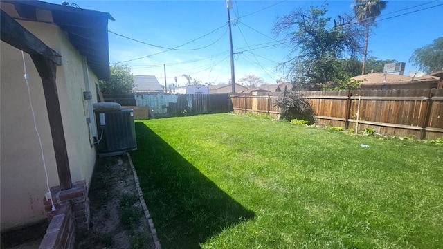 3816 Phaffle Dr, Bakersfield, CA 93309 - view of fenced backyard