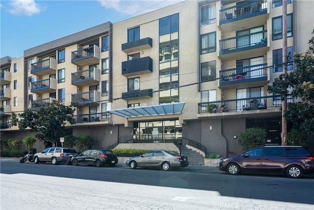 7320 Hawthorn Ave Unit 111, Los Angeles, CA 90046 - view of apartment building / complex