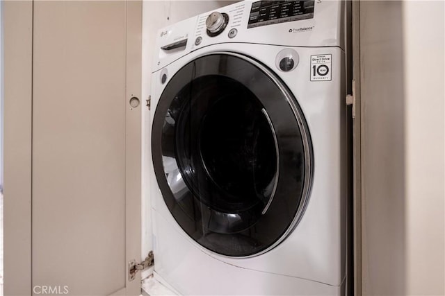 7320 Hawthorn Ave Unit 111, Los Angeles, CA 90046 - laundry area featuring washer / clothes dryer
