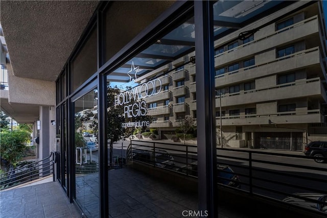 7320 Hawthorn Ave Unit 111, Los Angeles, CA 90046 - view of balcony