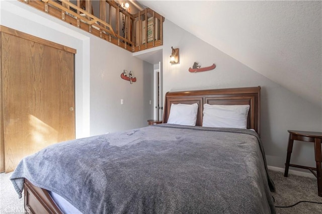 723 Summit Blvd, Big Bear Lake, CA 92315 - carpeted bedroom featuring baseboards and vaulted ceiling