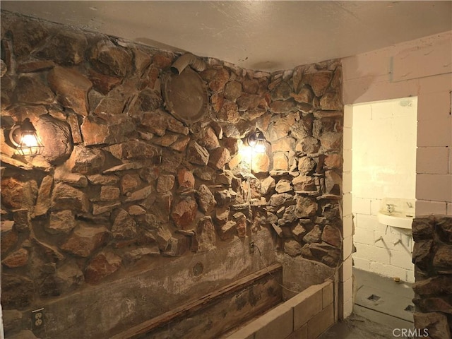 3317 Lees Ave, Long Beach, CA 90808 - detailed view of concrete block wall