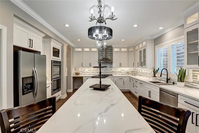 1610 Via Roma Cir, Corona, CA 92881 - kitchen featuring stainless steel appliances, a sink, recessed lighting, a chandelier, and pendant lighting