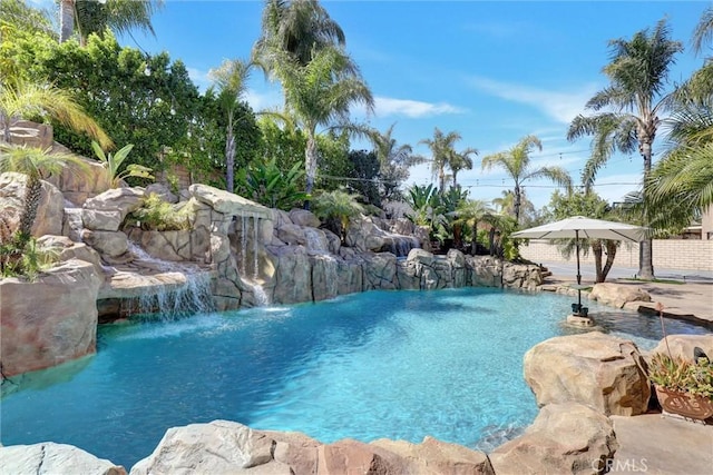 1610 Via Roma Cir, Corona, CA 92881 - view of pool