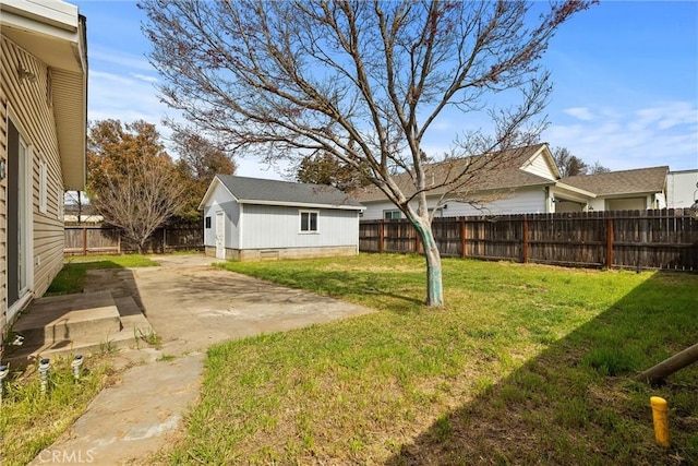 2909 Carlene Pl, Chico, CA 95973 - view of yard with a patio and an outbuilding