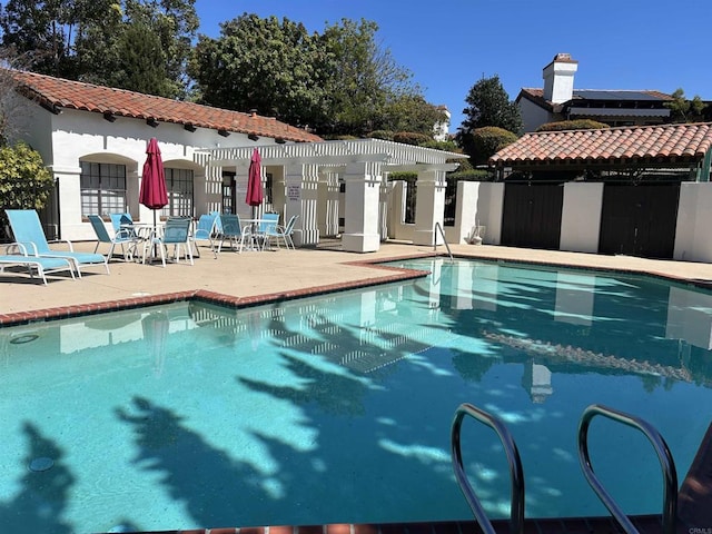 1714 Woodlark Ln, Fallbrook, CA 92028 - community pool featuring a patio