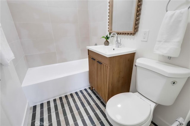 5039 W 135th St, Hawthorne, CA 90250 - bathroom featuring vanity and washtub / shower combination