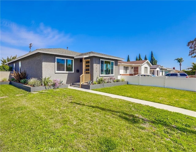 5039 W 135th St, Hawthorne, CA 90250 - view of front of home featuring stucco siding