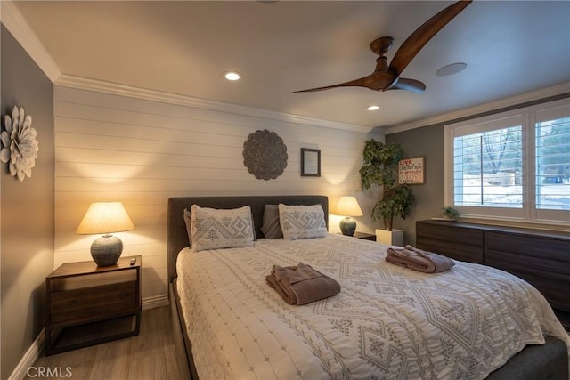 41496 Comstock Ln, Big Bear Lake, CA 92315 - bedroom featuring ceiling fan, baseboards, ornamental molding, recessed lighting, and wood finished floors