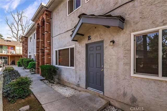 609 Rancheria Dr, Chico, CA 95926 - entrance to property with stucco siding