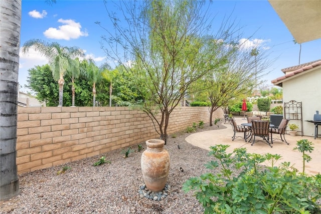 2845 Keystone Cir, Corona, CA 92882 - fenced backyard featuring a patio area
