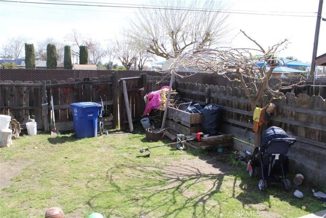 241 Hull Ave, Madera, CA 93638 - view of yard with a fenced backyard