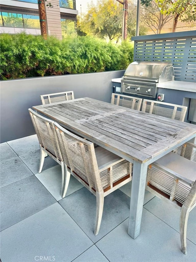 400 S Broadway Unit 1011, Los Angeles, CA 90013 - view of patio with outdoor dining space and a grill