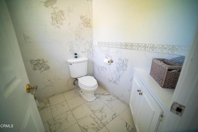 600 Monte Vista Dr, Santa Paula, CA 93060 - half bathroom featuring toilet and marble finish floor