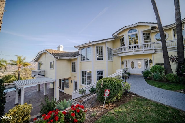 600 Monte Vista Dr, Santa Paula, CA 93060 - view of front facade featuring a balcony and a pergola