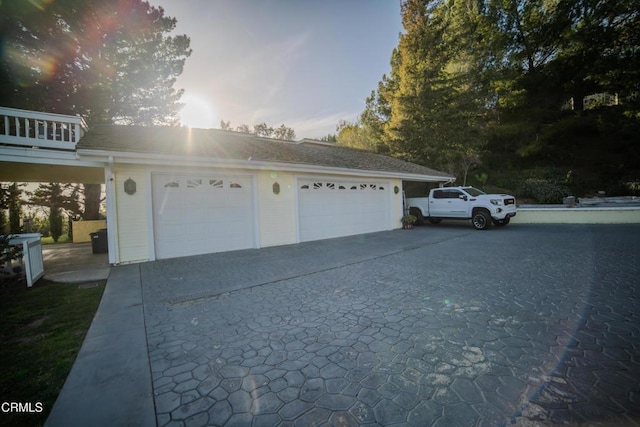 600 Monte Vista Dr, Santa Paula, CA 93060 - garage featuring decorative driveway