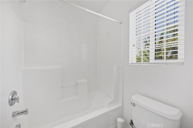 34135 Crenshaw St, Beaumont, CA 92223 - full bath with toilet and tub / shower combination