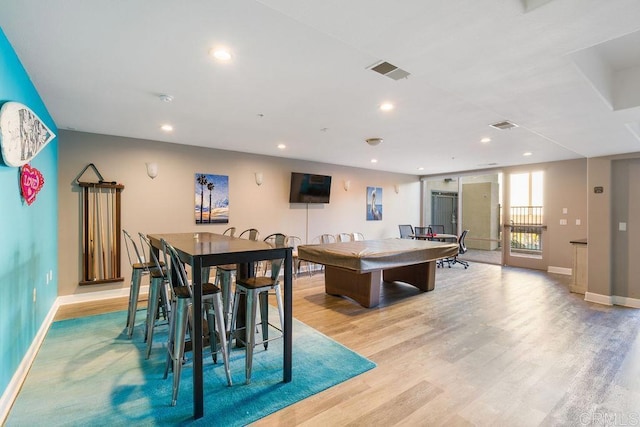 playroom featuring baseboards, visible vents, light wood-style floors, and recessed lighting