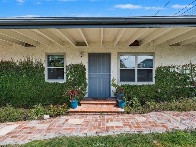 2080 Saint Louis Ave, Signal Hill, CA 90755 - entrance to property with stucco siding
