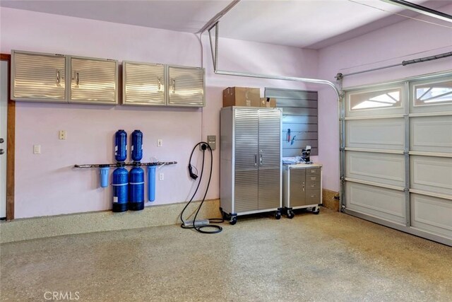 24925 Vista Verenda, Woodland Hills, CA 91367 - view of garage