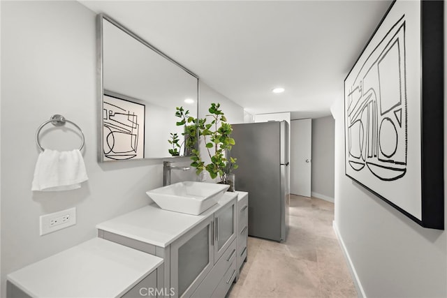 15 Vista De Catalina N, Laguna Beach, CA 92651 - hallway featuring a sink, baseboards, and recessed lighting
