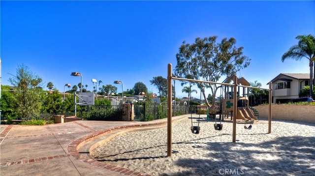 15 Vista De Catalina N, Laguna Beach, CA 92651 - communal playground featuring fence