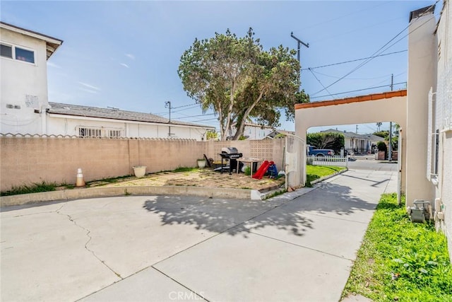 541 Elm Ave, Inglewood, CA 90301 - view of yard with fence private yard