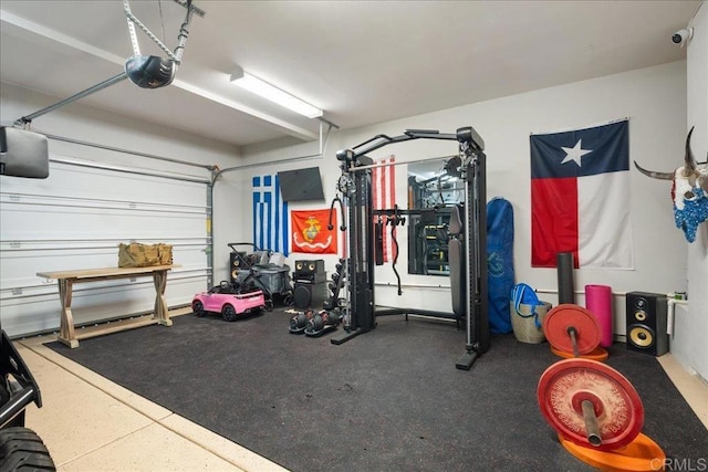 46525 Peach Tree St, Temecula, CA 92592 - garage featuring a garage door opener
