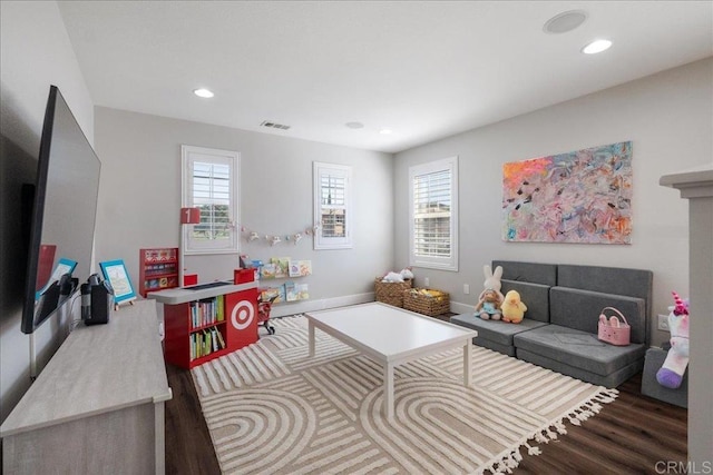 46525 Peach Tree St, Temecula, CA 92592 - living area with wood finished floors and recessed lighting