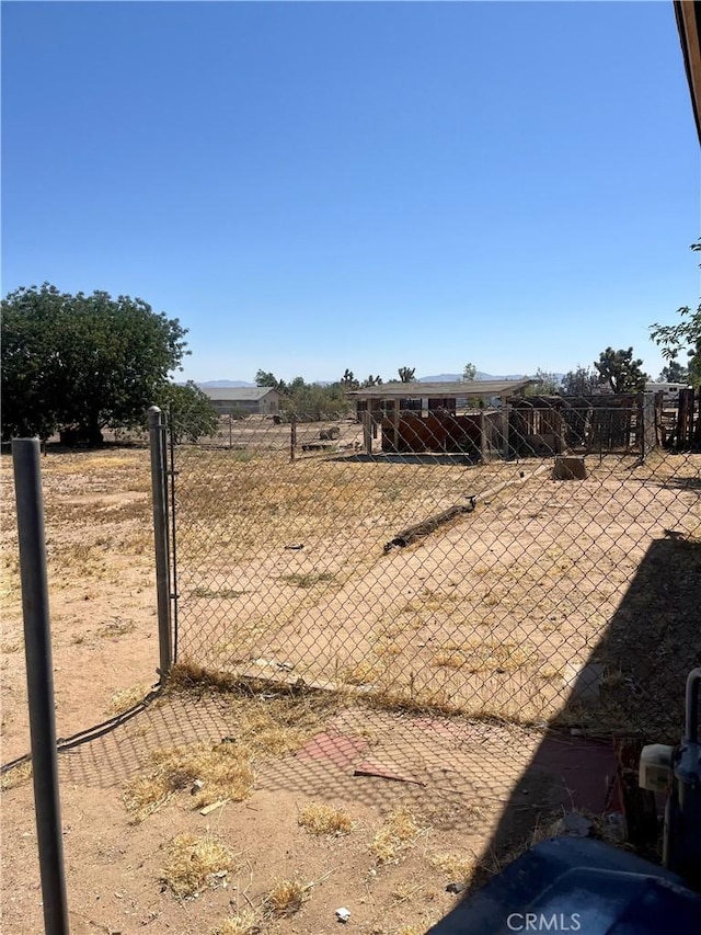 10715 3rd Ave, Hesperia, CA 92345 - view of yard
