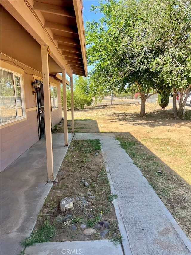 10715 3rd Ave, Hesperia, CA 92345 - view of yard with a patio