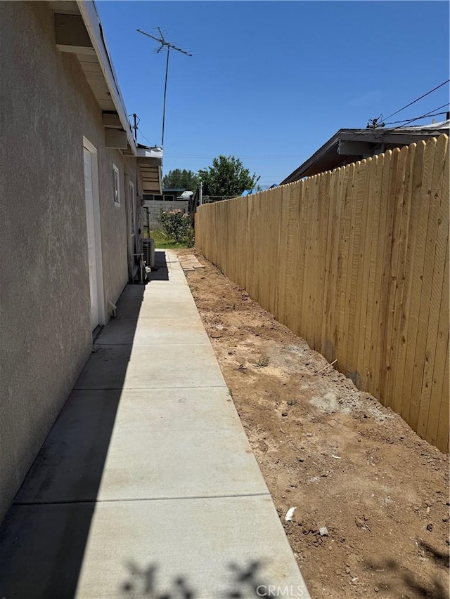 518 E 2nd St, Rialto, CA 92376 - view of yard