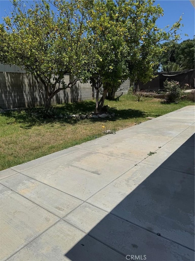 518 E 2nd St, Rialto, CA 92376 - view of street