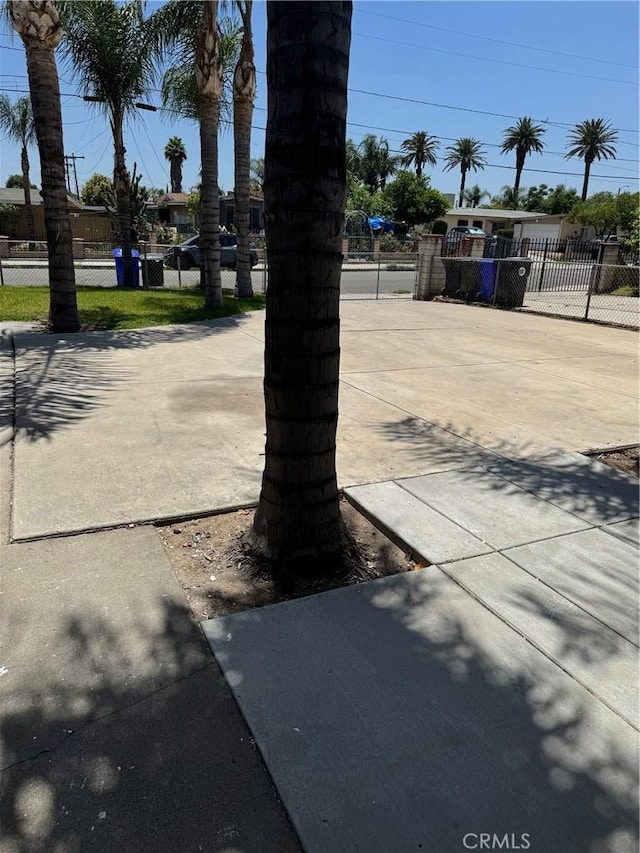 518 E 2nd St, Rialto, CA 92376 - view of patio