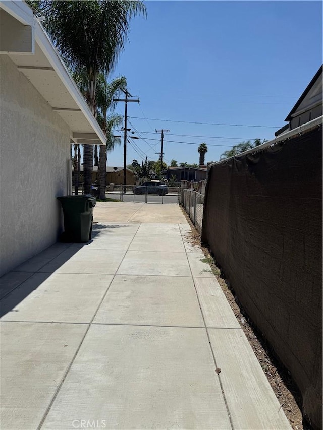518 E 2nd St, Rialto, CA 92376 - view of patio / terrace