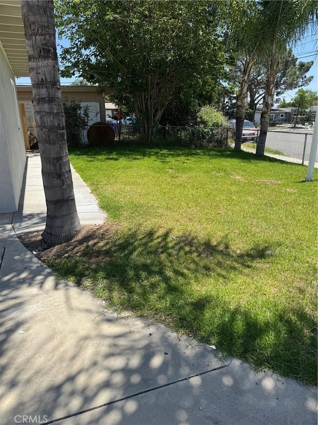 518 E 2nd St, Rialto, CA 92376 - view of yard